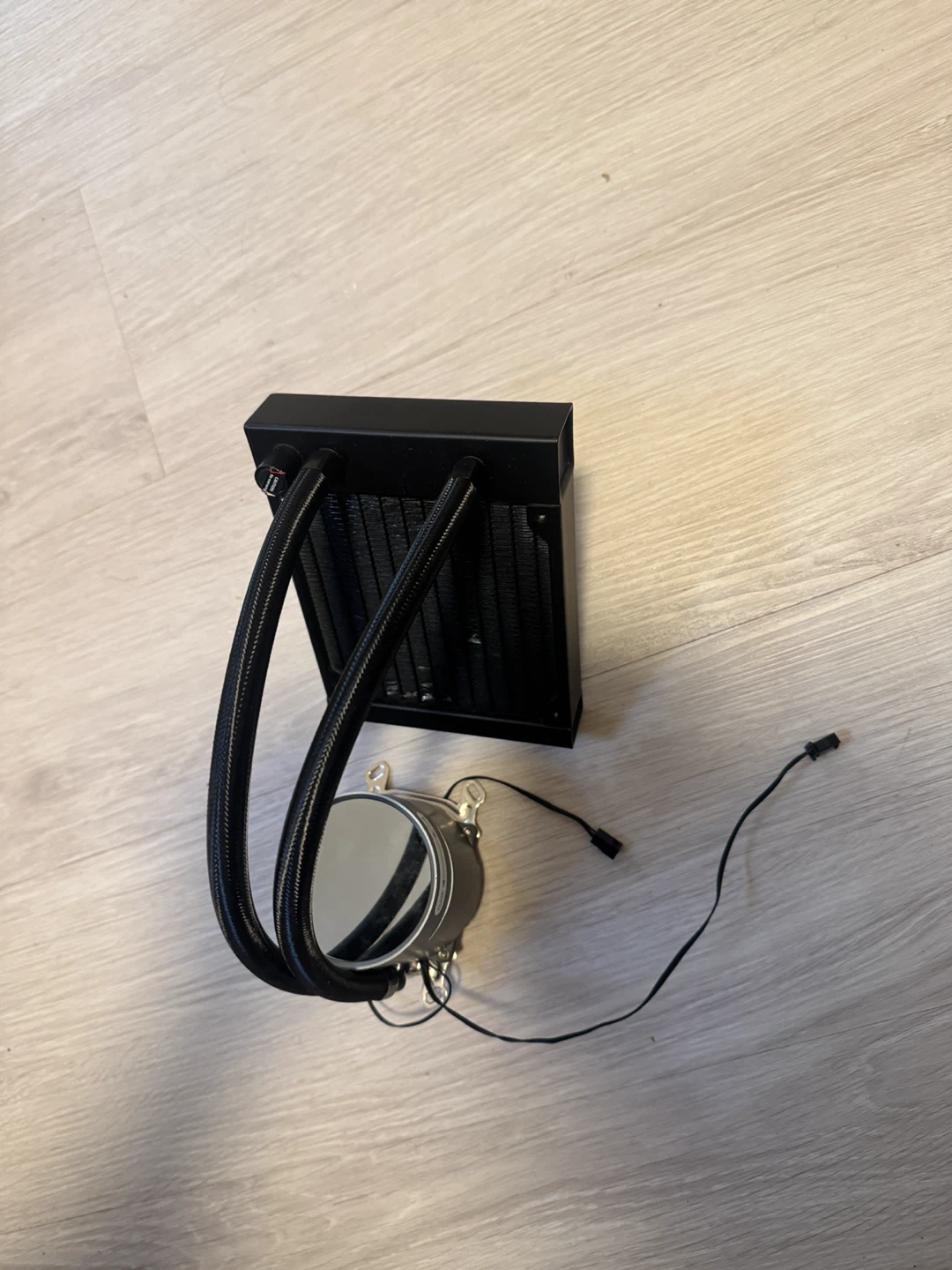 Liquid CPU Cooler - photo 4