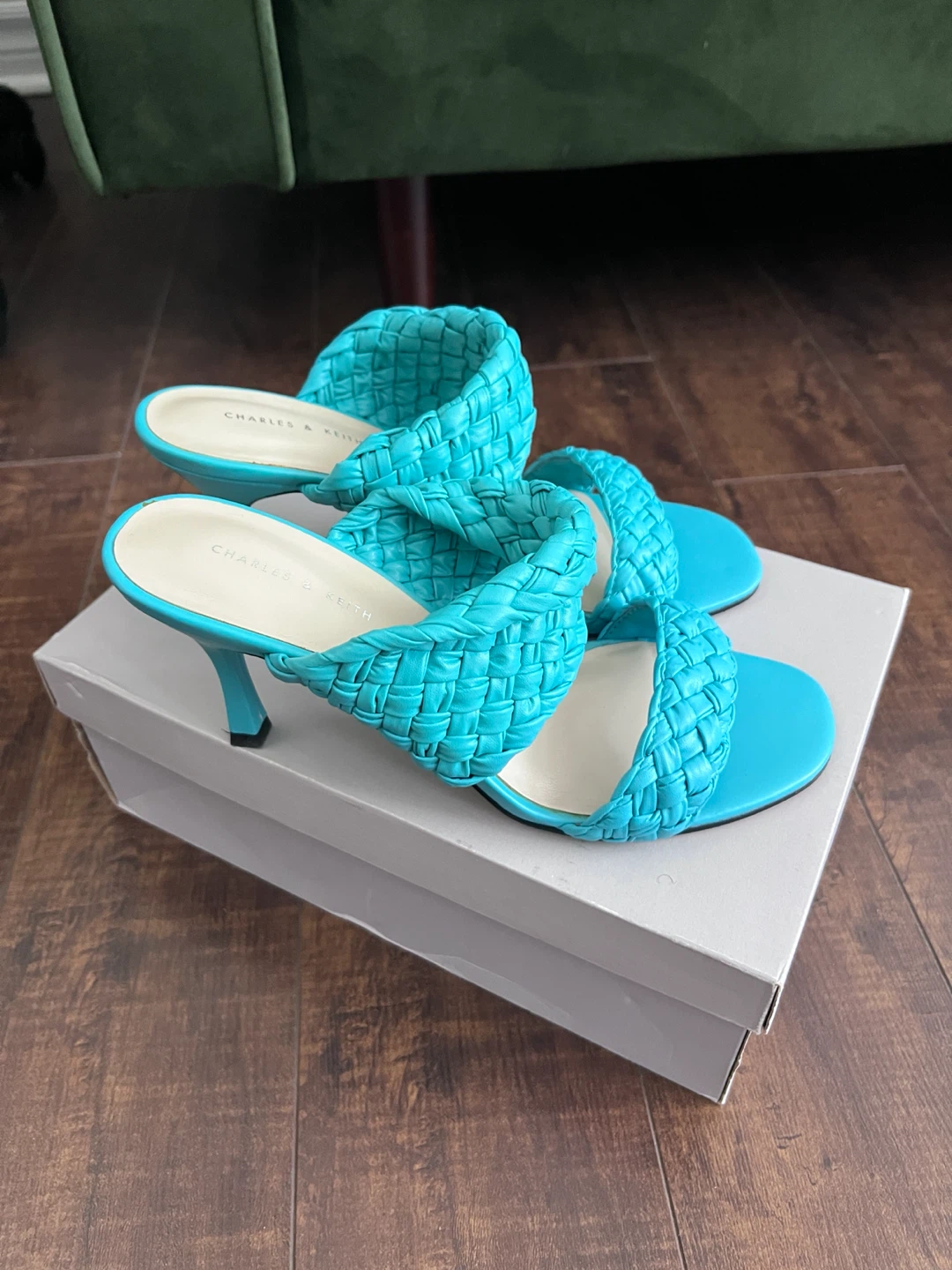 Charles & Keith Woven Mules - Teal U.S 8.5 - photo 2