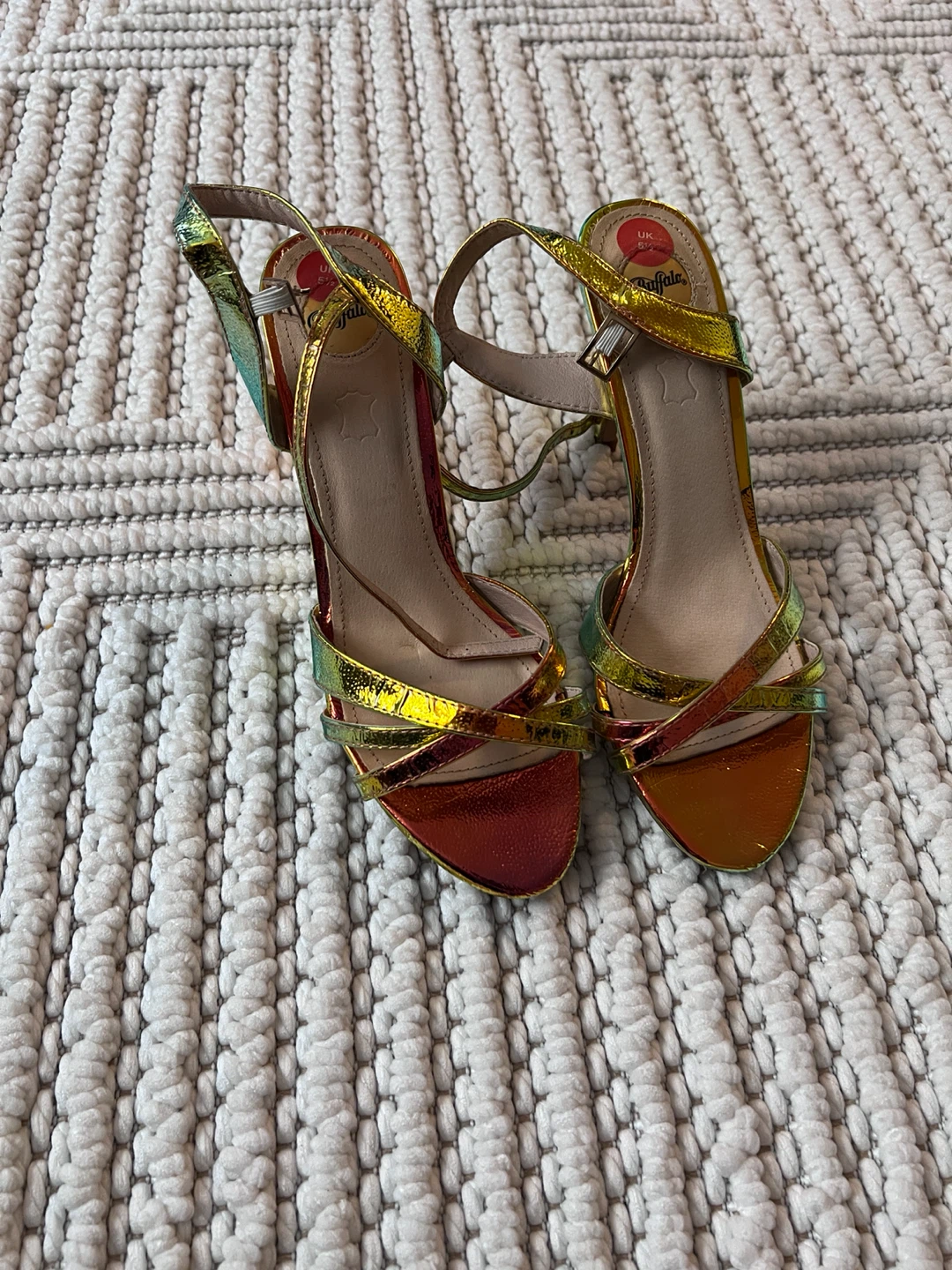 Buffalo iridescent strappy heels - New U.S 8.5 - photo 2
