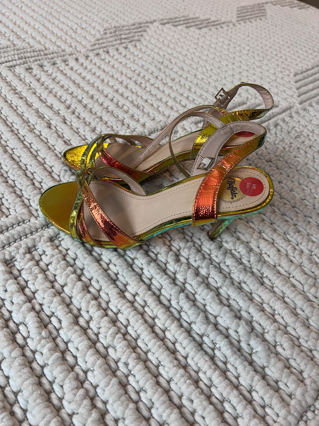 Buffalo iridescent strappy heels - New U.S 8.5 - photo 3