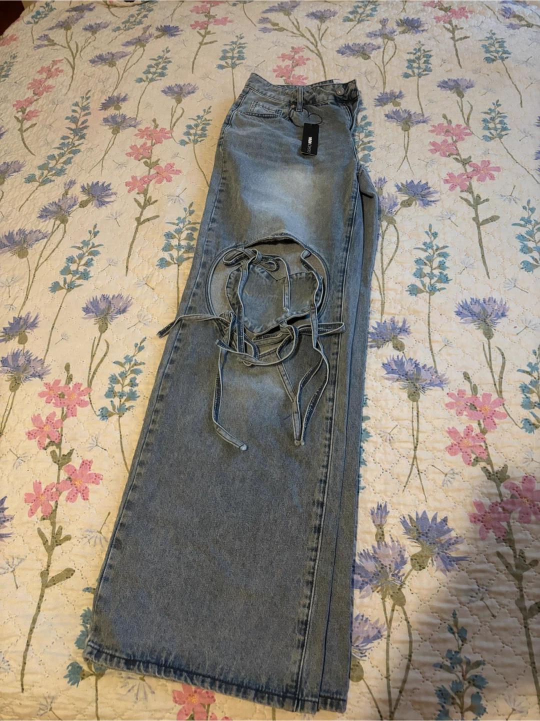 Fashion Nova Wide Leg Jeans with Tie Cutouts Size Medium - photo 4