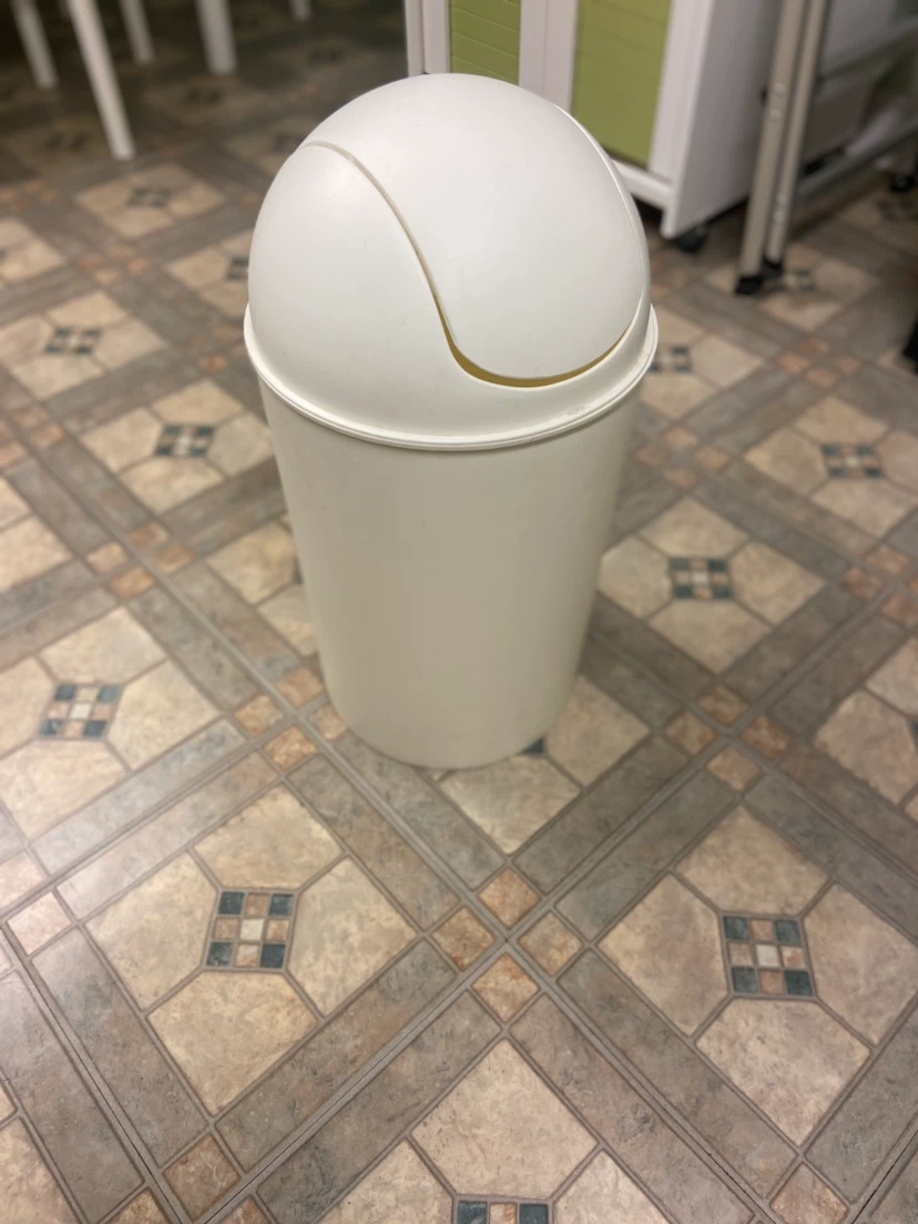 Garbage can - photo 2