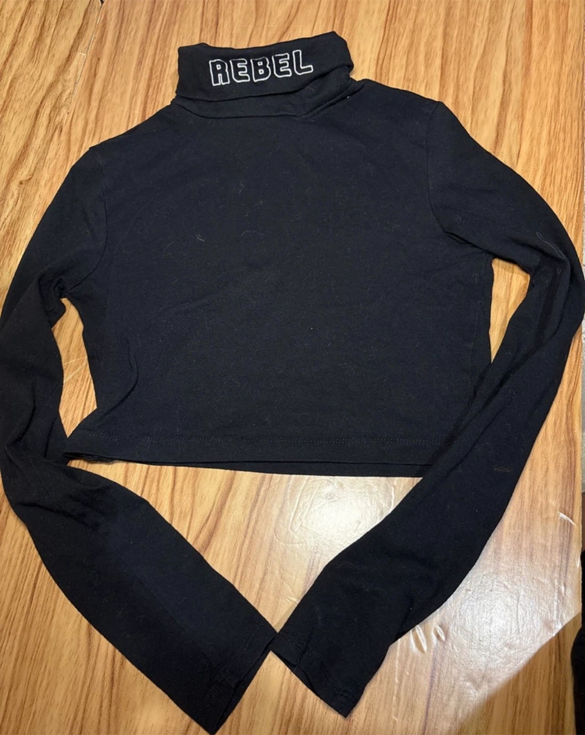 Forever 21 Rebel Mock Neck Long Sleeve Crop Top szS