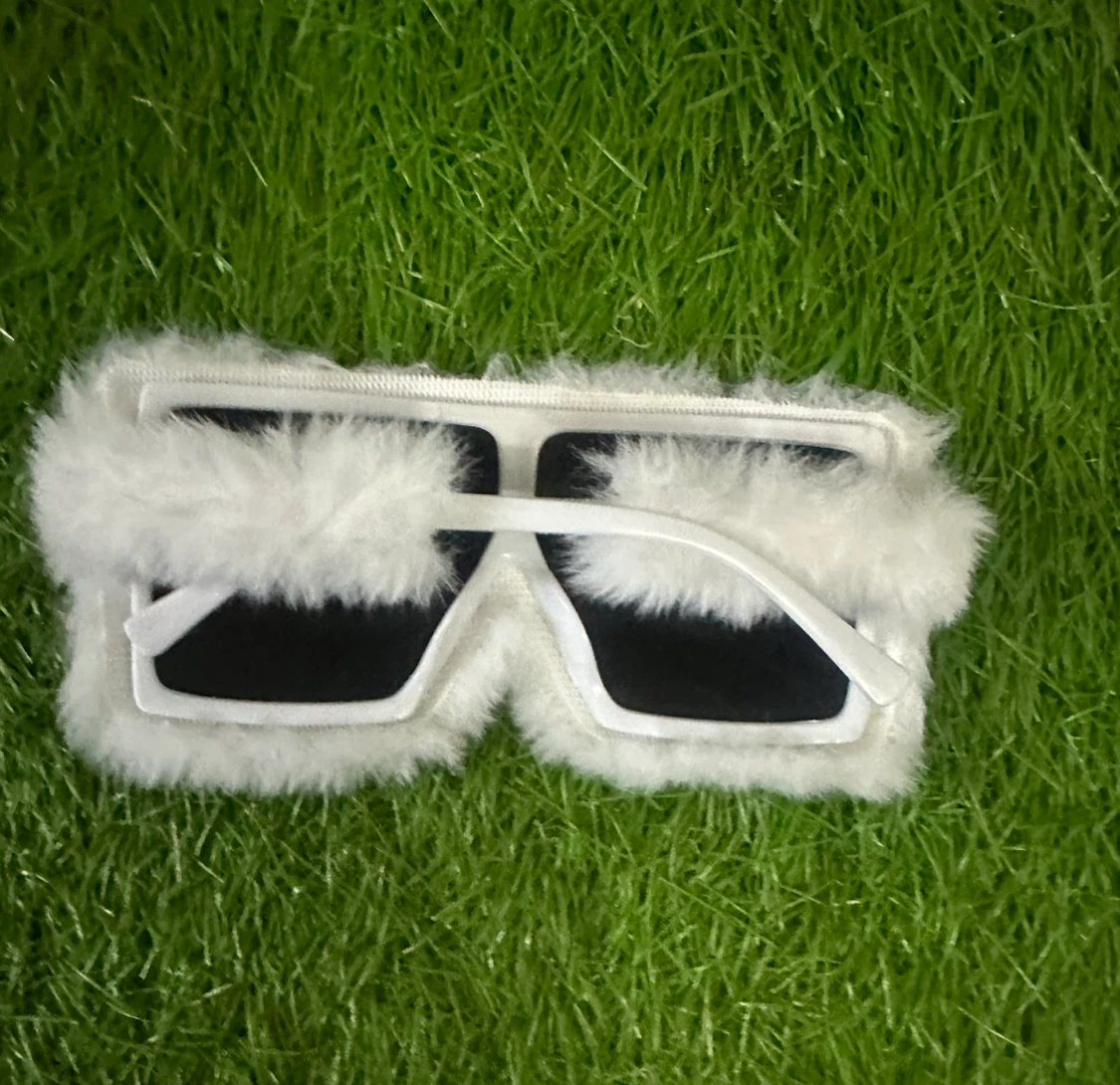 White Faux Fur Trim Sunglasses - photo 3
