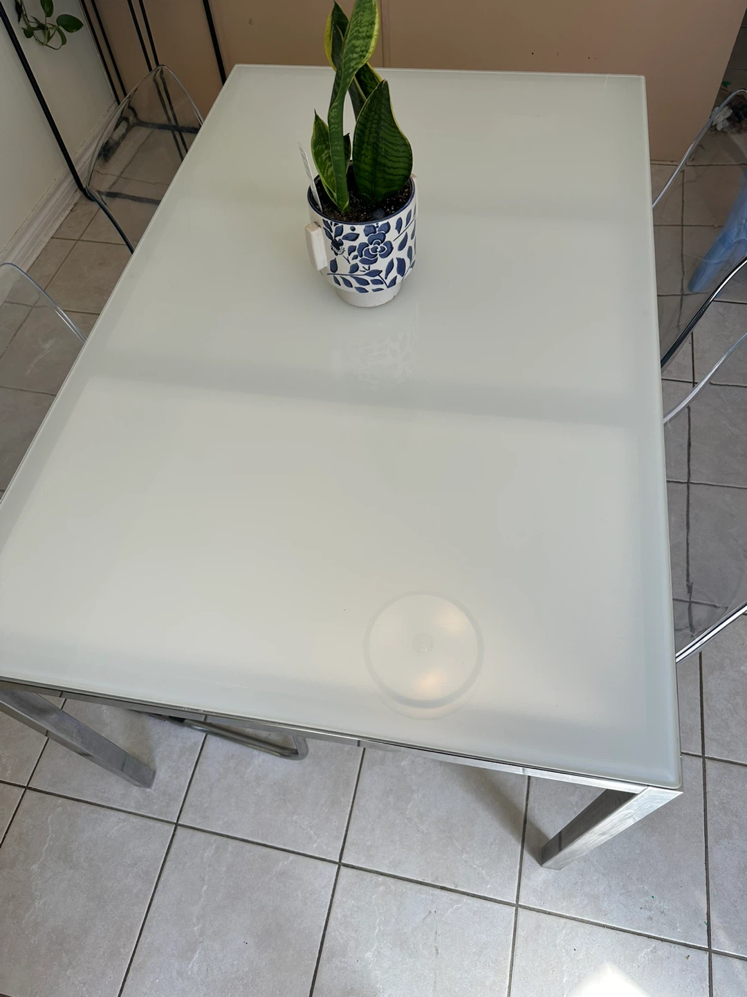 IKEA Torsby white glass dining table with 4 chairs - photo 2