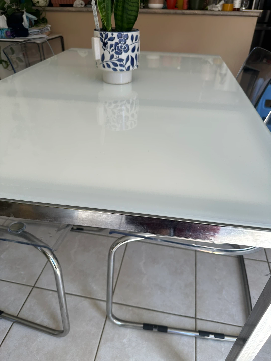IKEA Torsby white glass dining table with 4 chairs - photo 3