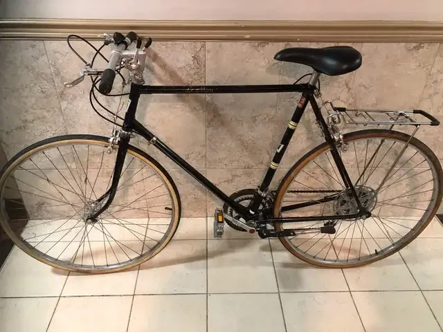 Venture 10 speed bike frame size 23 inch - photo 3