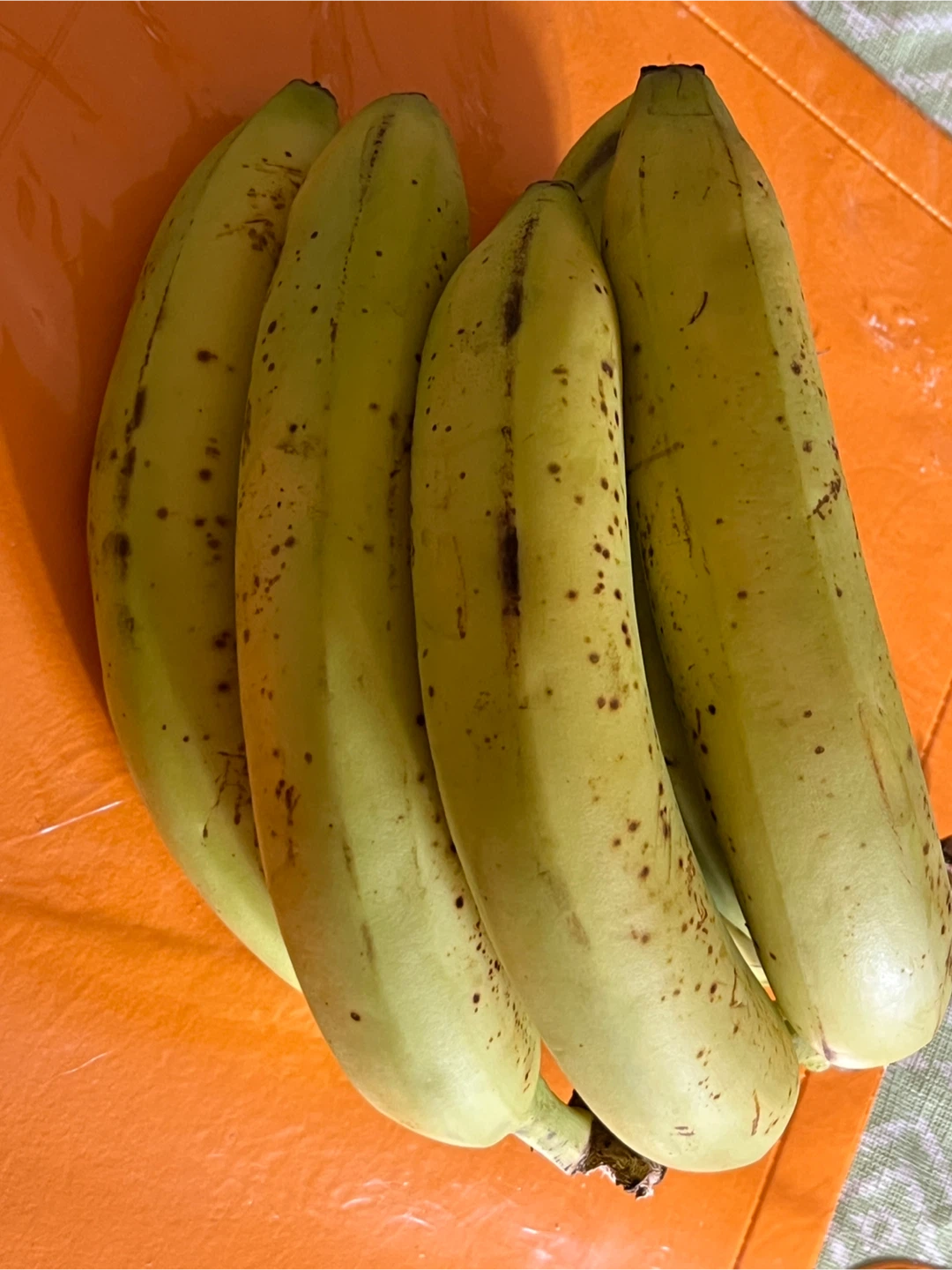 Bananas x7 greenish yellow