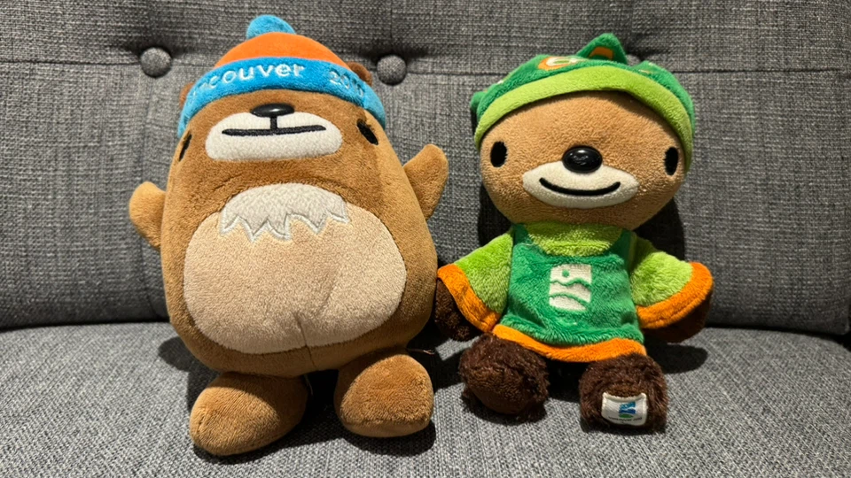 Vancouver 2010 Olympic Mascots Quatchi and Miga Plush Toys