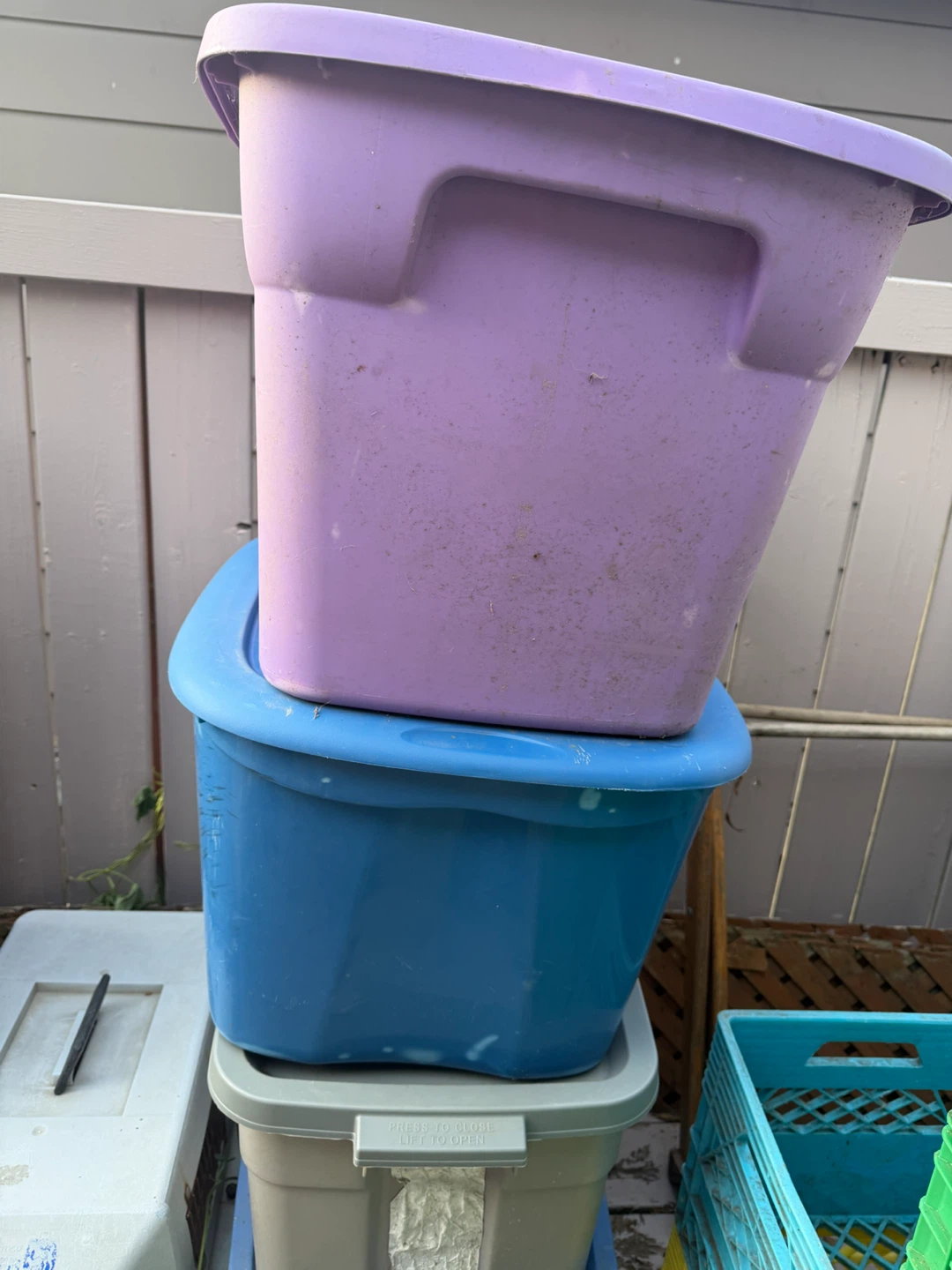 4 Plastic Storage Bins with lids - photo 3