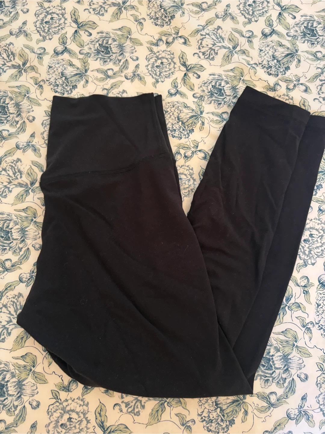 Teen’s Lululemon Black Leggings (Size L kids) - photo 3