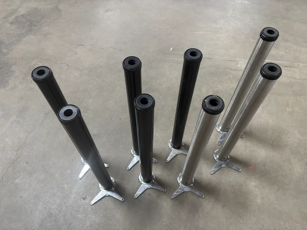 Set of 7 metal table legs in black and silver