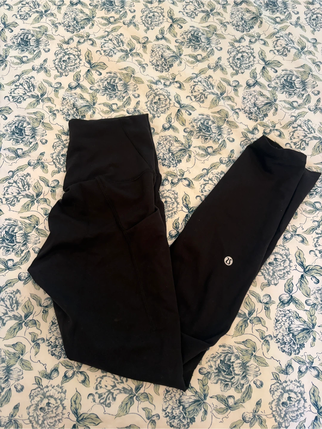 Teen’s Lululemon Align High-Rise Crop Leggings Size 4
