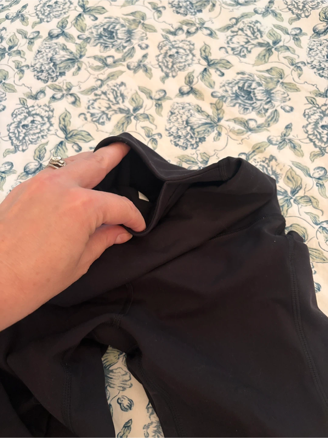 Teen’s Lululemon Align High-Rise Crop Leggings Size 4 - photo 3
