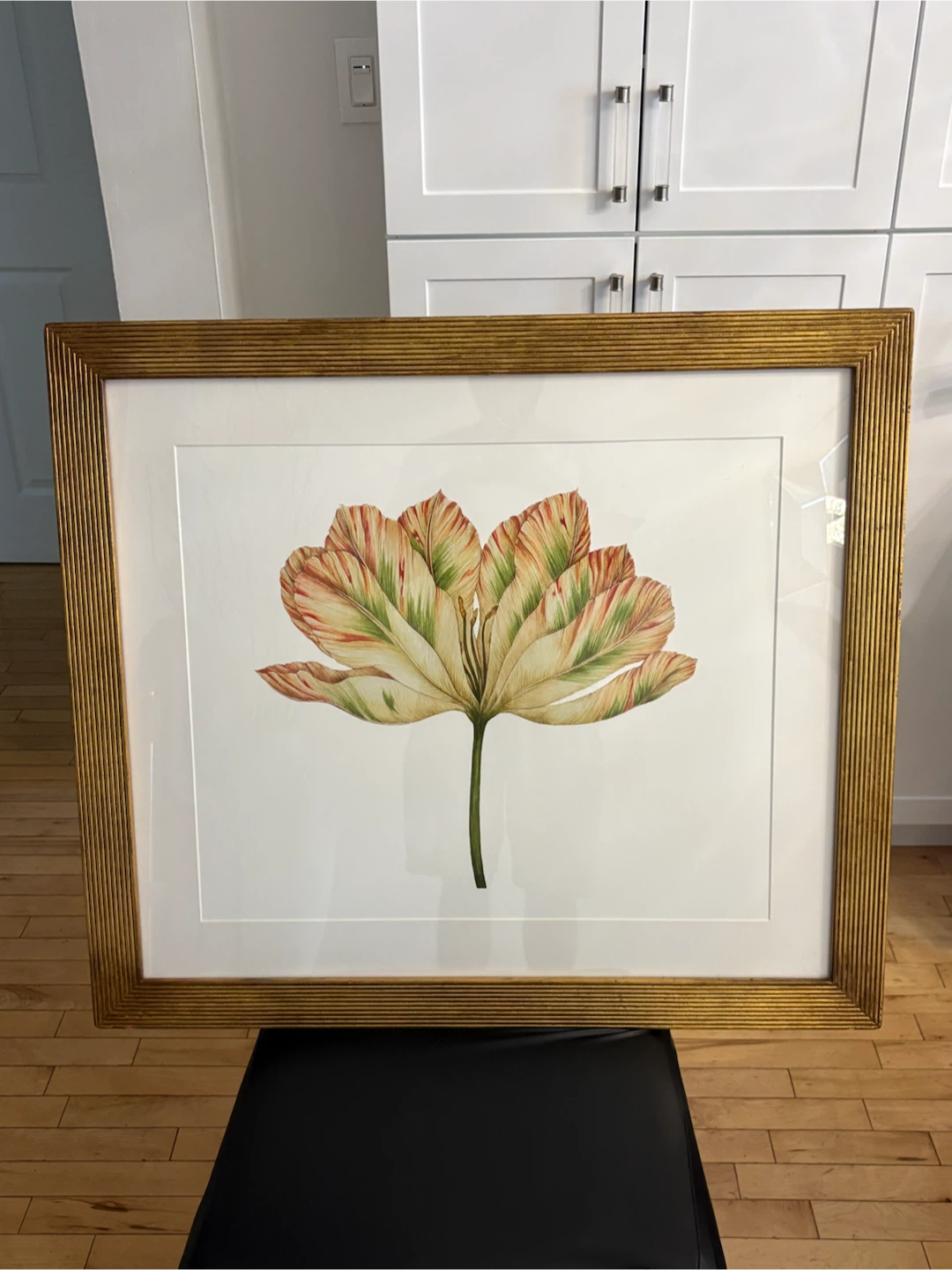 Framed Botanical Tulip Wall Art – Textured Antique Gold Frame - photo 3