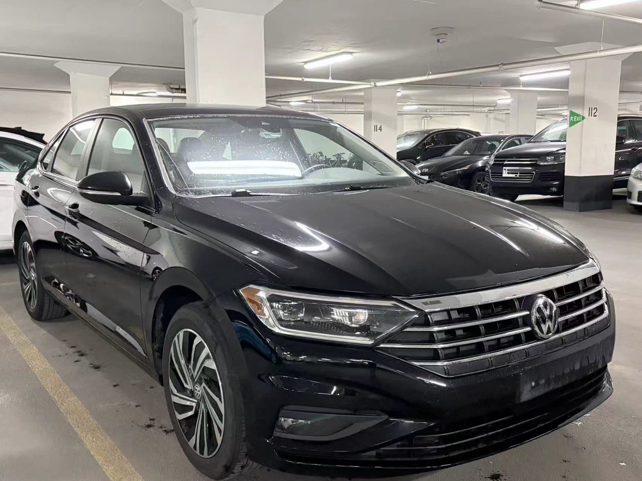 Black Volkswagen Jetta sedan - photo 2