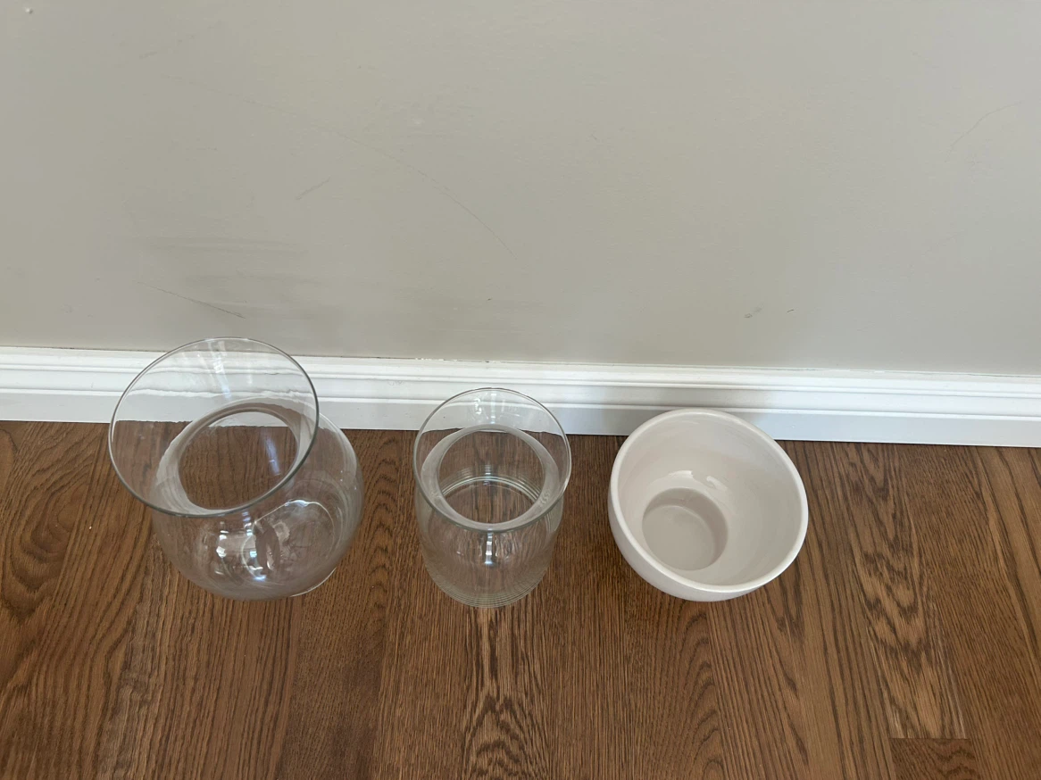 3 VASES ALL FOR $7 (READ LISTING) - photo 2