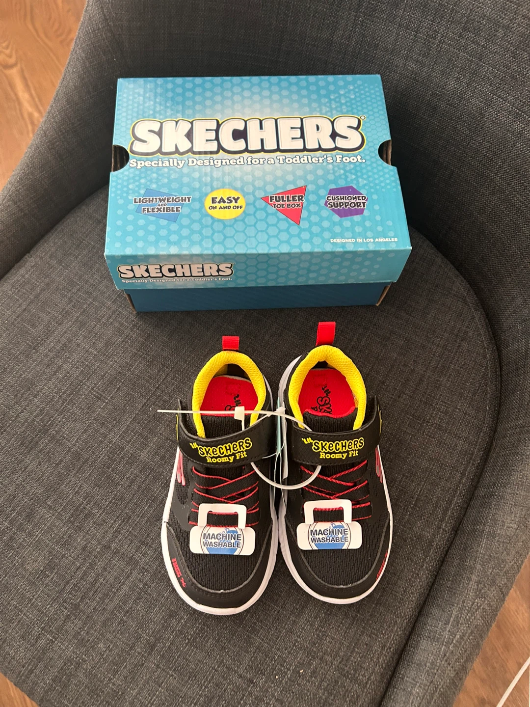 BRAND NEW TODDLER BOYS SIZE 6 SKECHERS (READ LISTING)