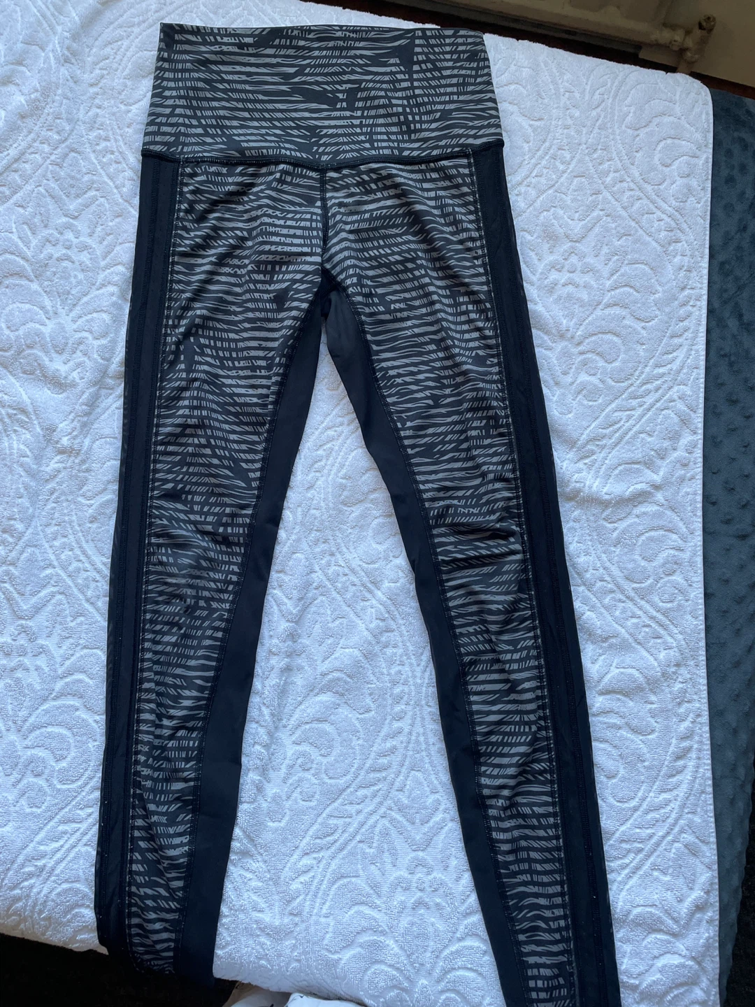 Lululemon Black Patterned Leggings