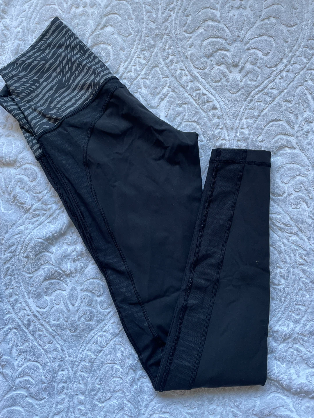 Lululemon Black Patterned Leggings - photo 3
