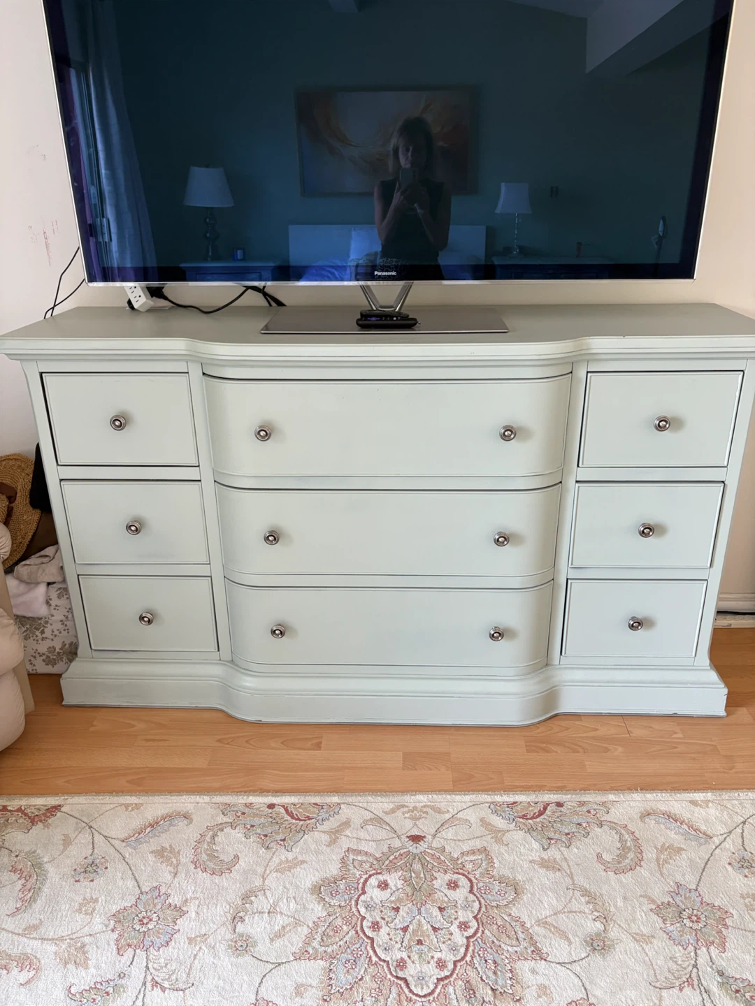 Light green 9 drawer dresser