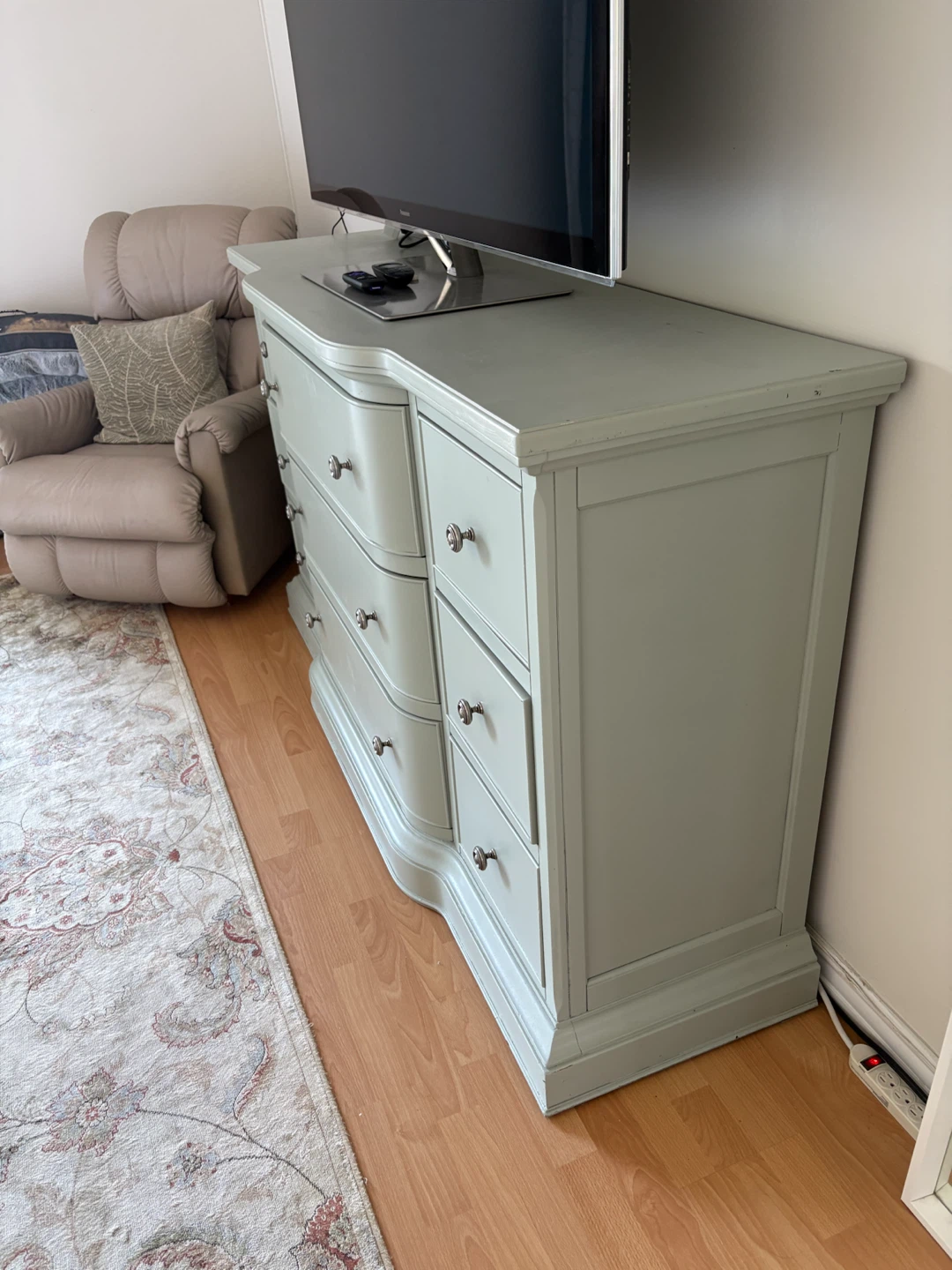 Light green 9 drawer dresser - photo 2
