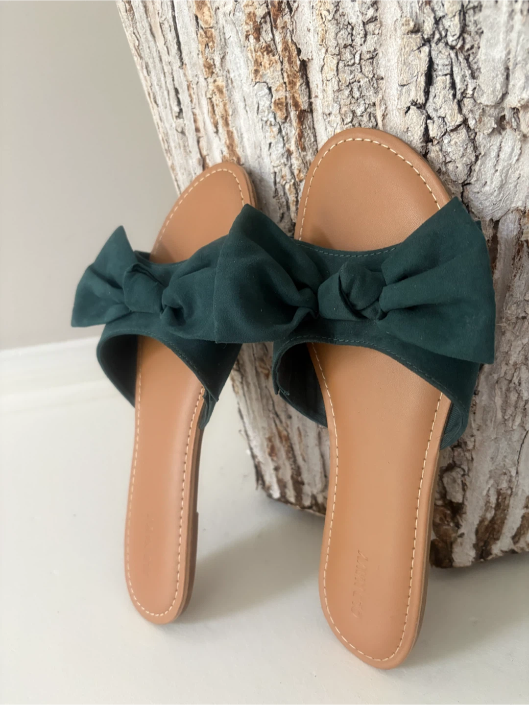 Green Bow Slide Sandals - Size 10