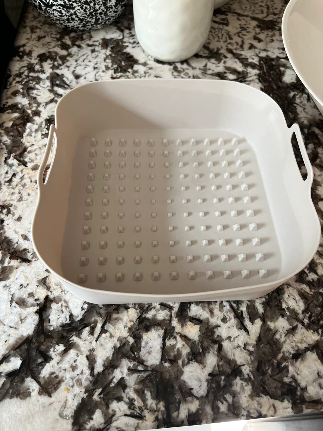Starfrit BPA-Free Resuable silicone air fryer basket 3-8qt