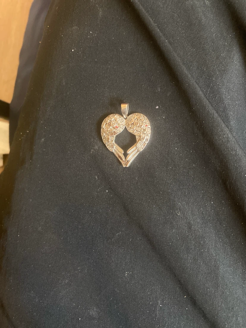 SIG 925 sterling silver angel wing heart pendant