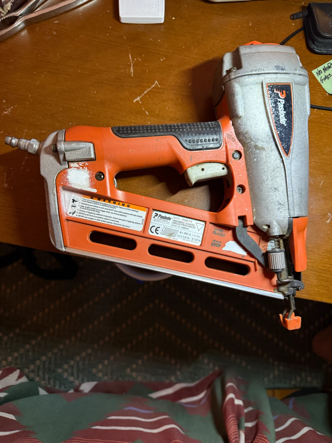 Paslode T250A-F16 Pneumatic Angled Finish Nailer - photo 2
