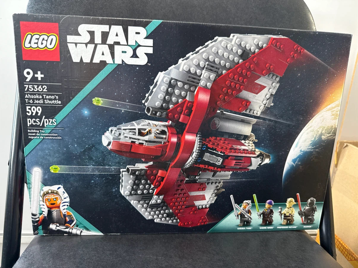 LEGO Star Wars Ahsoka Tano's T-6 Jedi Shuttle 75362