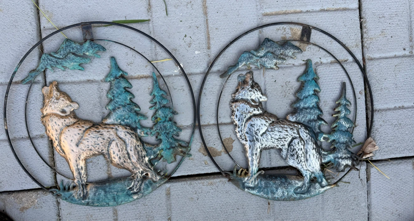 Wolf Metal Wall Art- both for 15 - photo 2