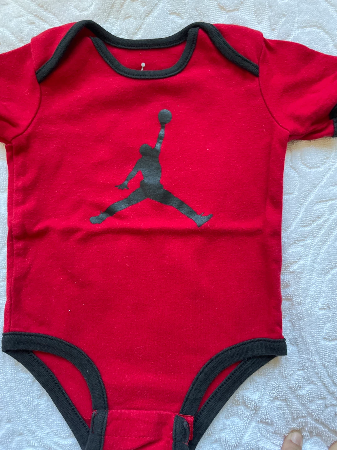 Jordan Baby Bodysuit & Shorts Set 3-6M Red/Black - photo 3