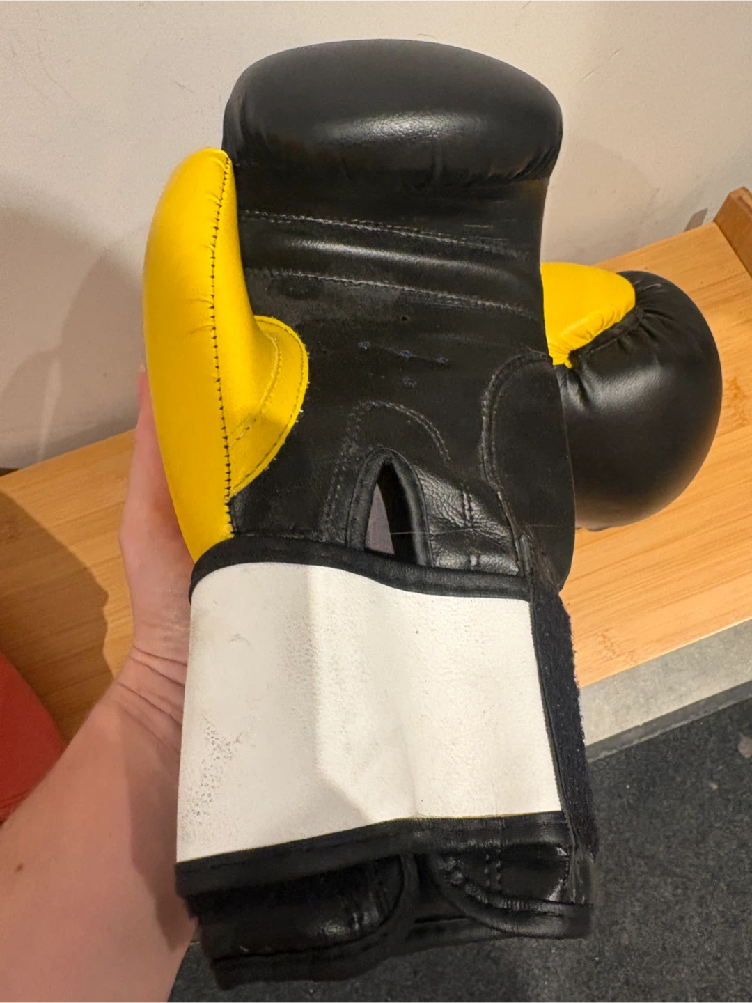 Stinger Boxing Gloves 16 oz - photo 3