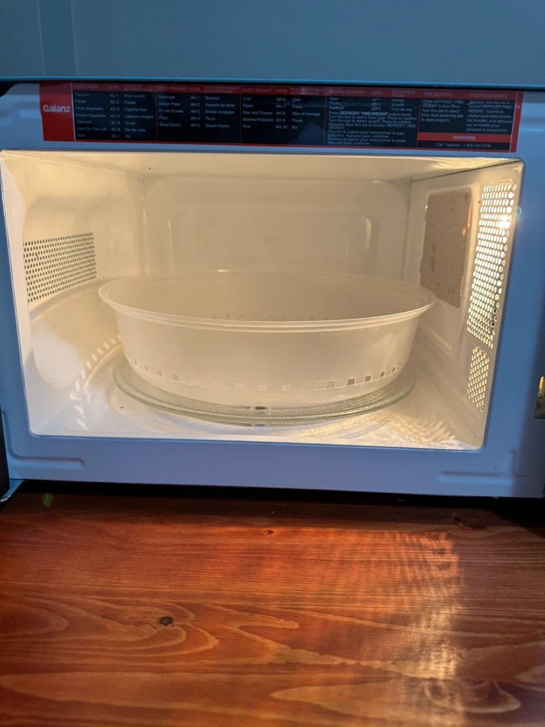 Galanz Retro Microwave - photo 2