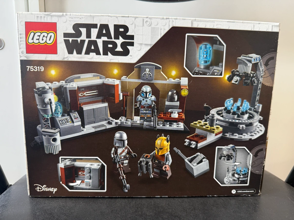 LEGO Star Wars The Armorer's  Mandalorian Forge 75319 - photo 2