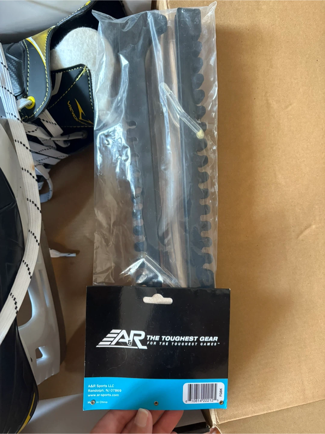 VIC H11VSKCTCSR Boys Hockey Skates Size 11 - photo 3