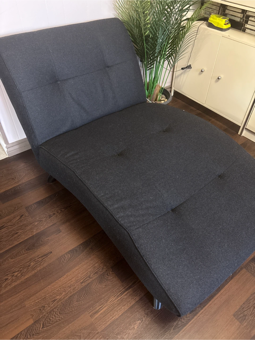 Black Chaise Lounge Chair
