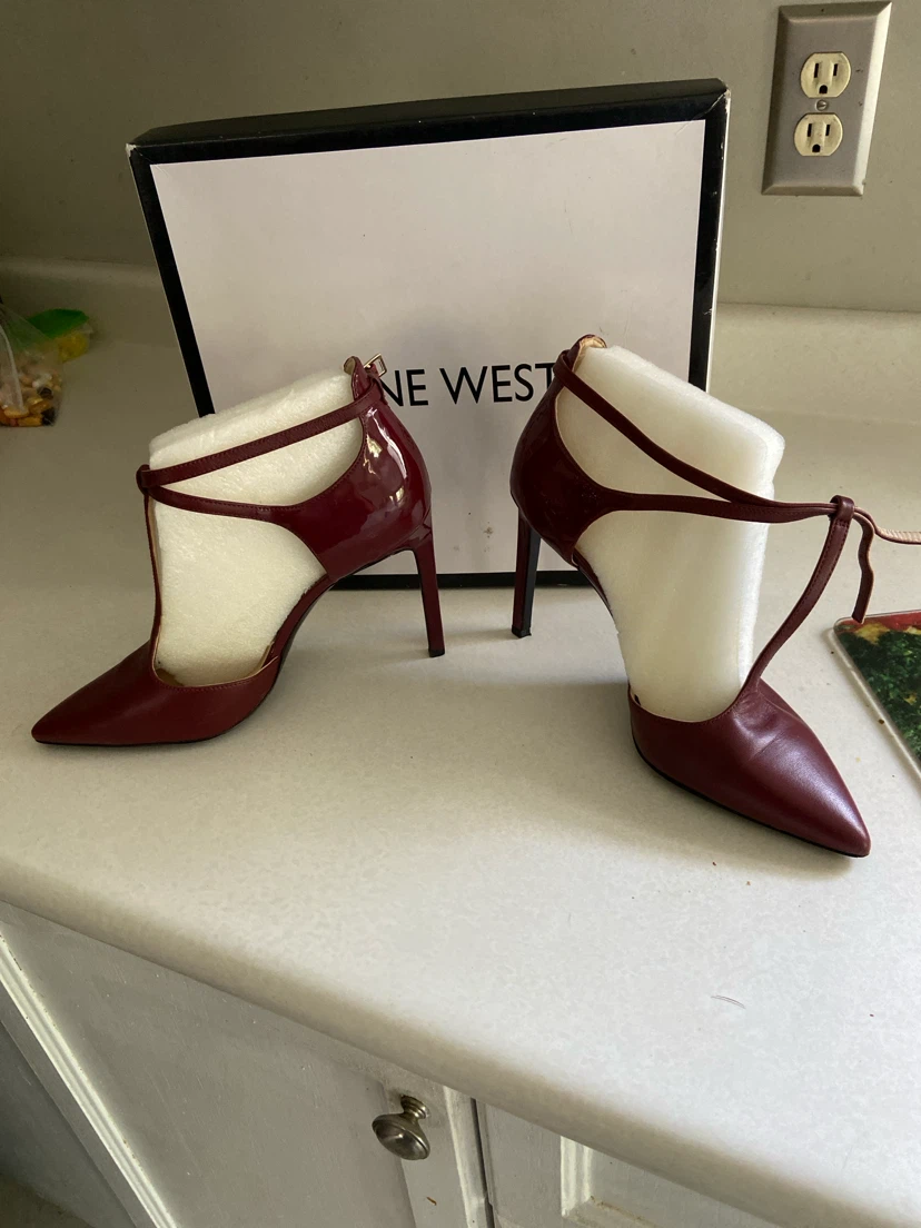 Nine West Women's Burgundy Patent Heels - Size 8.5