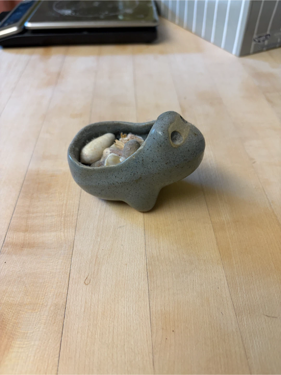 Grey ceramic frog trinket holder