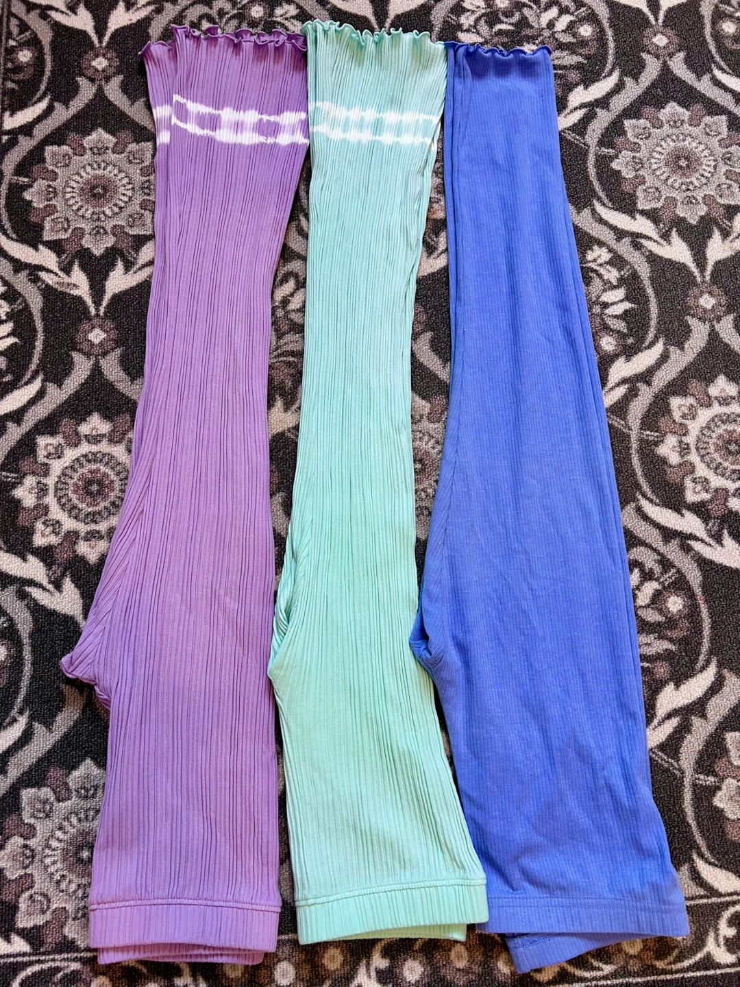 New with out tagThree pairs of Old Navy girls ribbed leggings