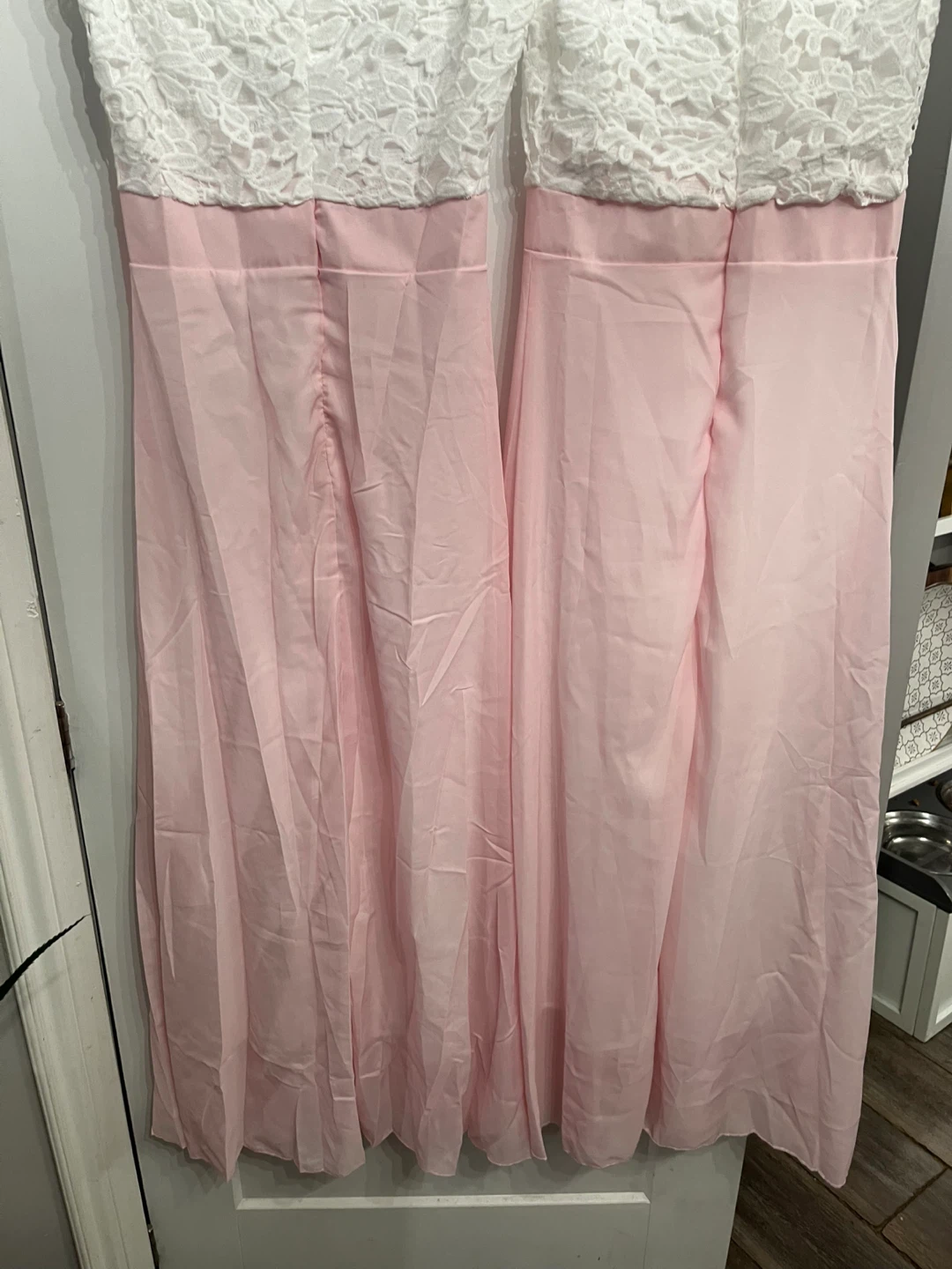 Pink shear and lace dresses - photo 2