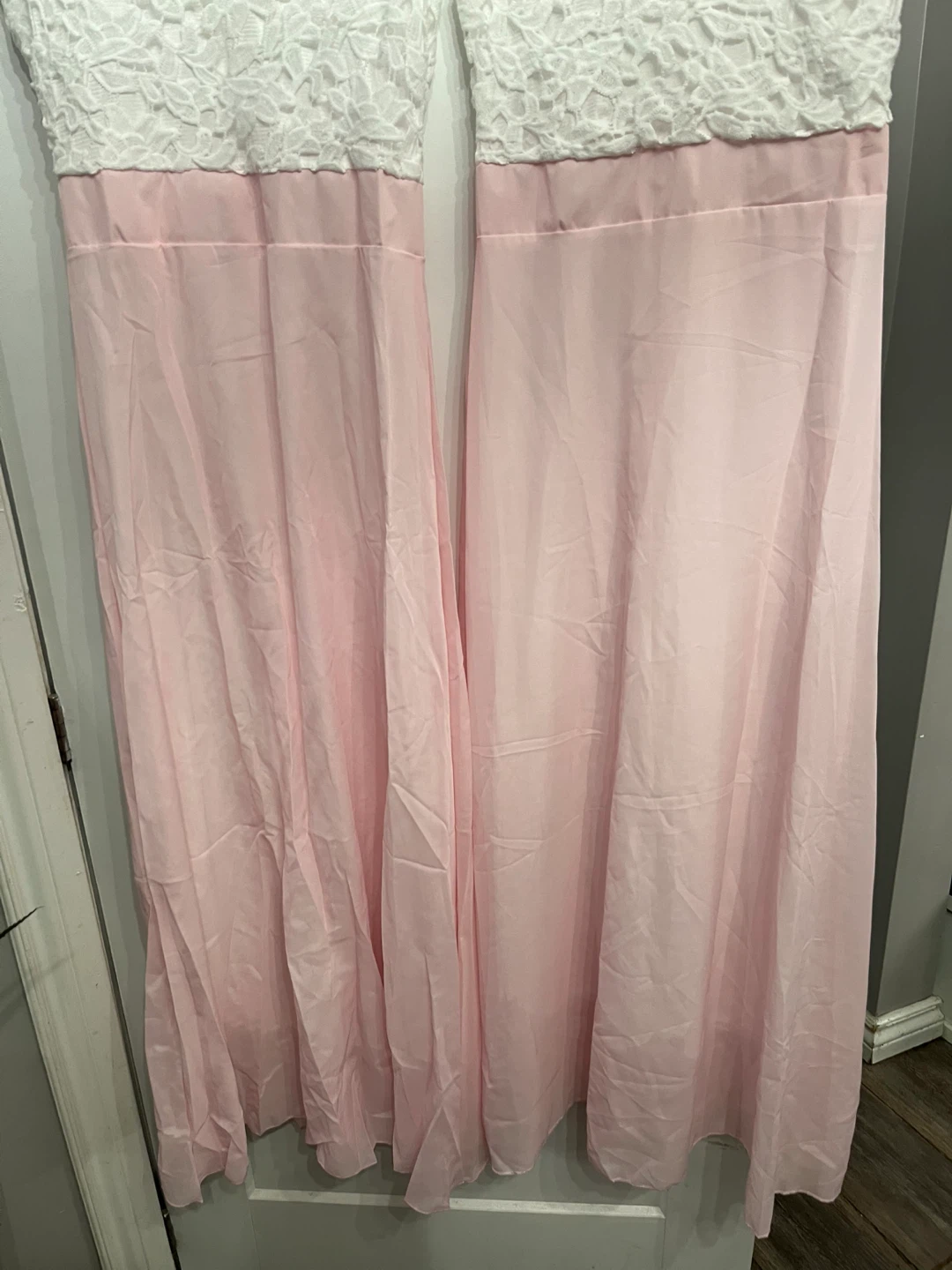 Pink shear and lace dresses - photo 5