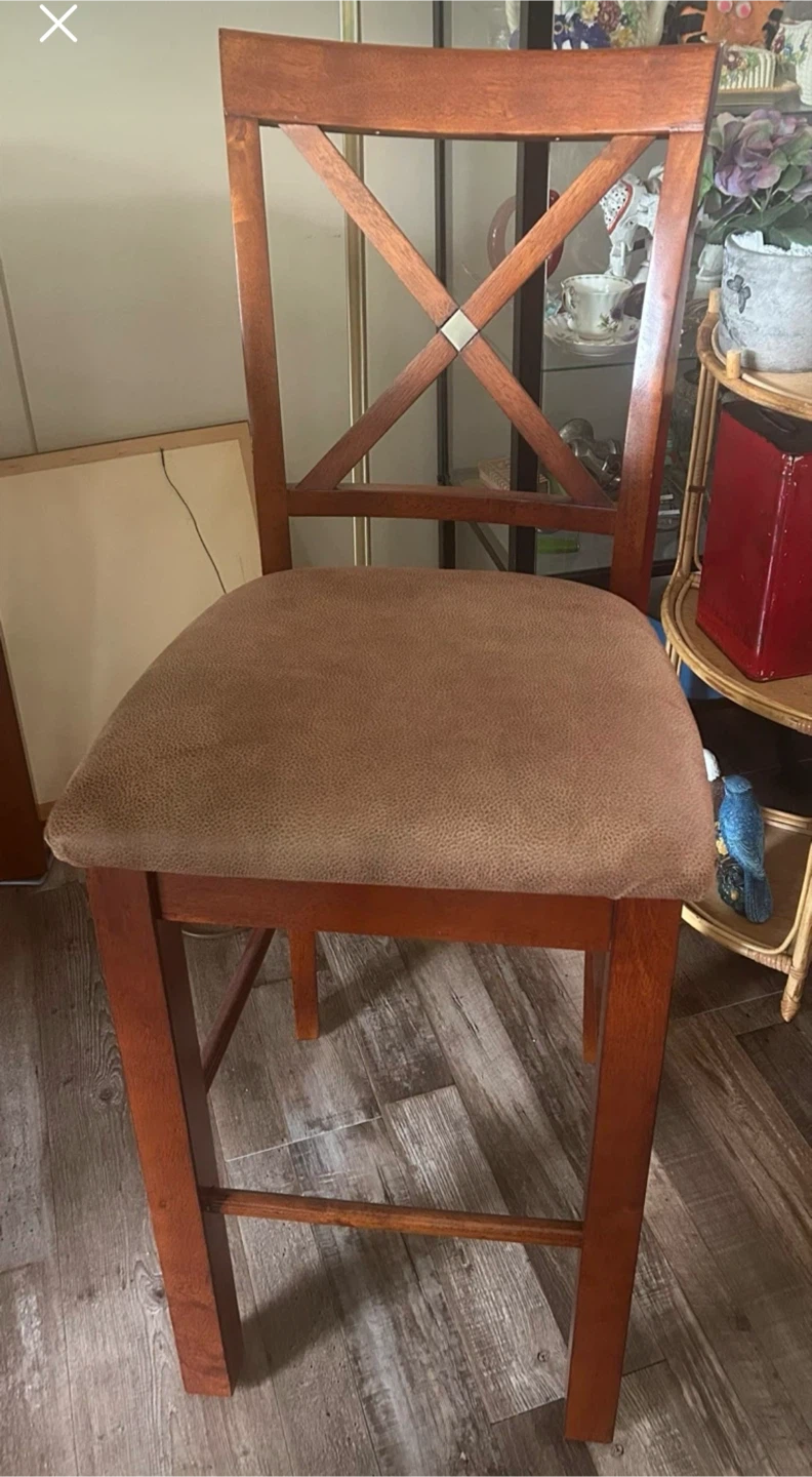 Wooden Cherry Brown Dinning room table, with 6 chairs and a leaf - photo 2