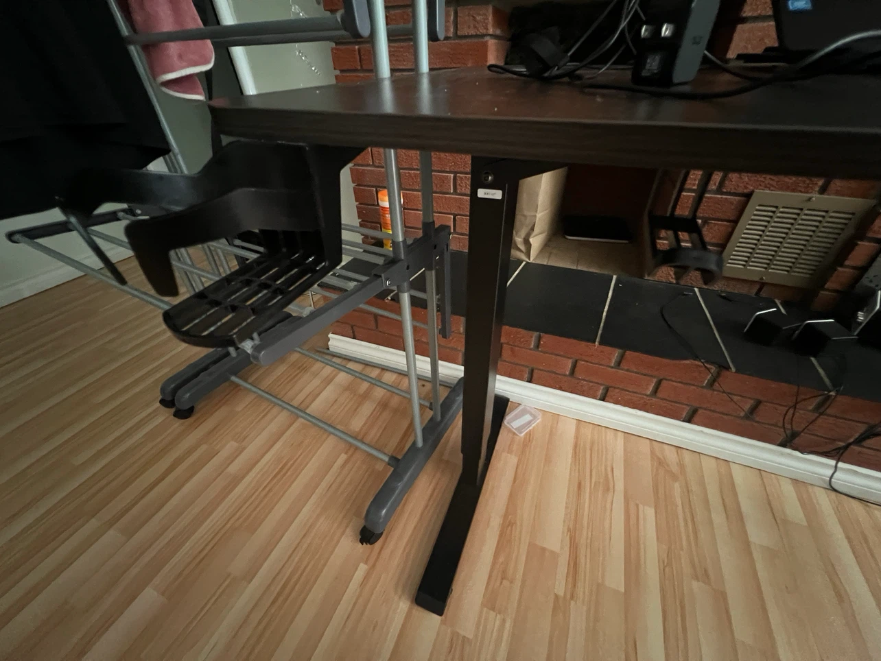 Adjustable Electric Computer Table - photo 3