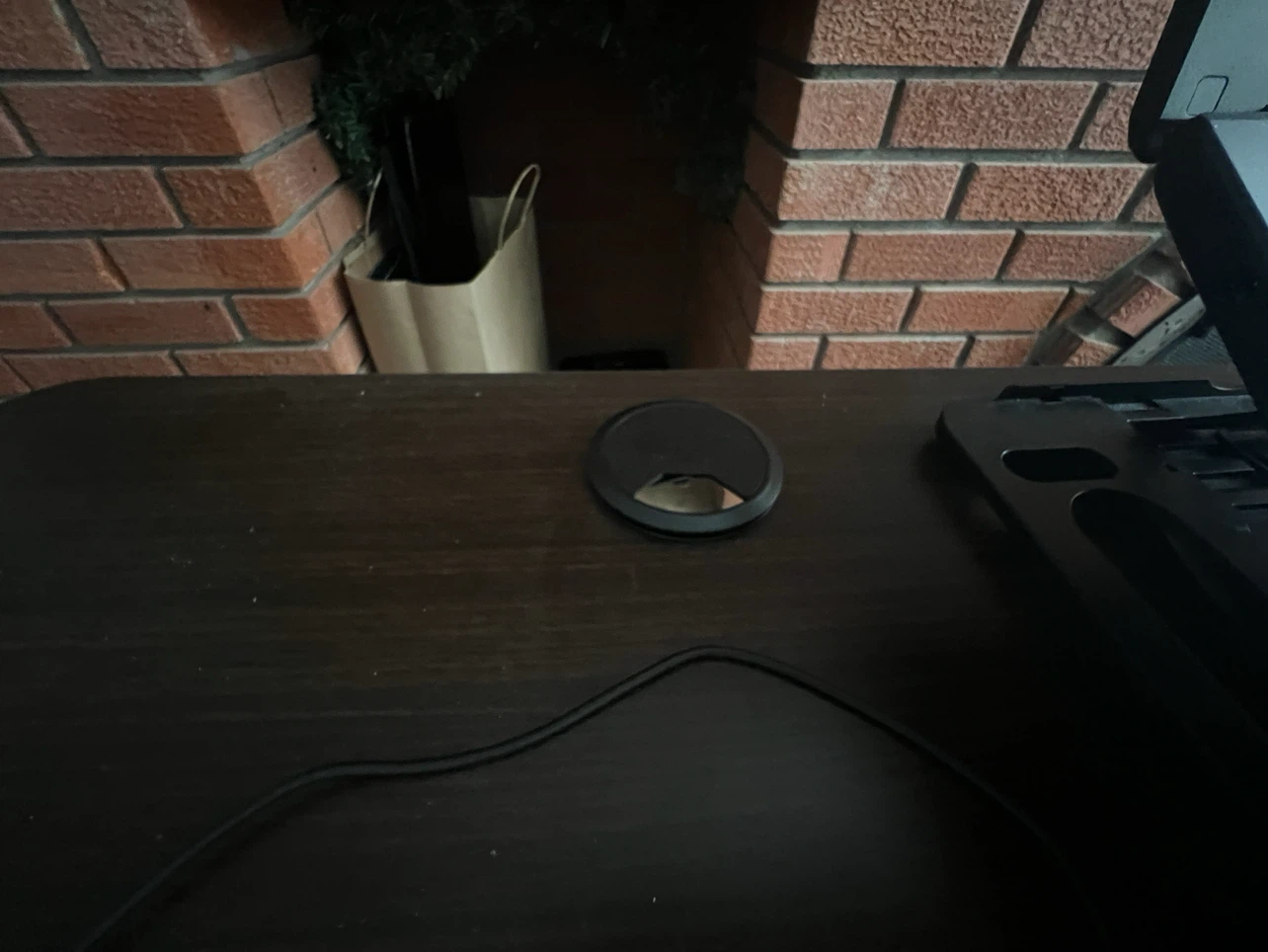Adjustable Electric Computer Table - photo 4