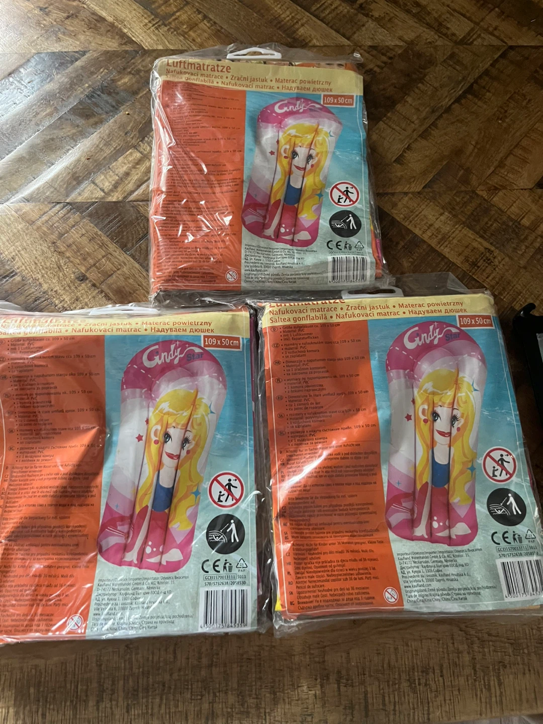 Pool inflatables