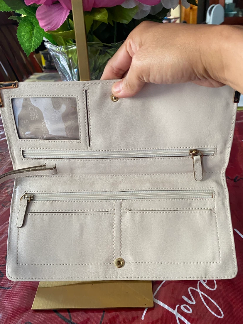 Michael Kors Cream Leather Clutch Wallet - photo 4
