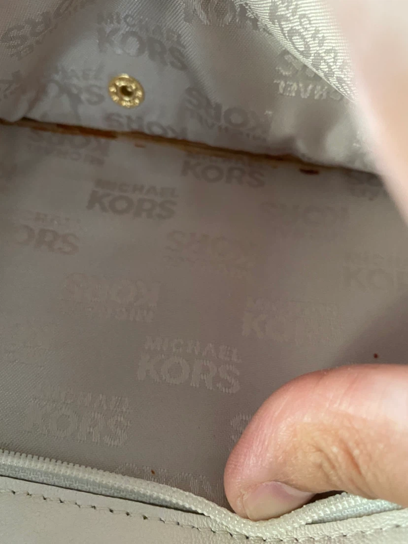 Michael Kors Cream Leather Clutch Wallet - photo 5