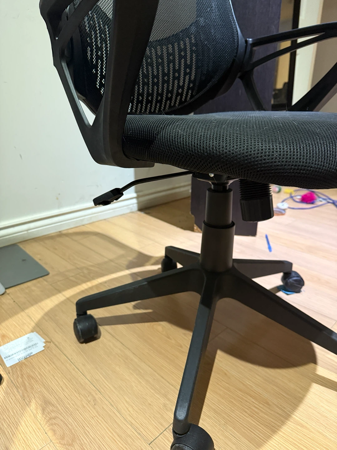Black Mesh Back Office Chair (excellent condition) - photo 3
